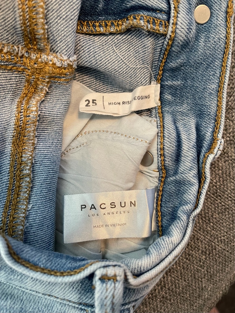 PacSun Light Wash Ripped Skinny Jeans - Picture 2 of 3